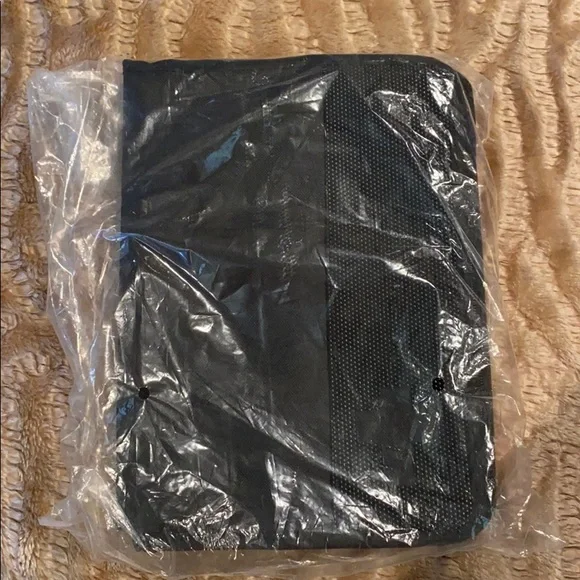 ~Greg Gift Company~ Black Bible Cover - Picture 7 of 9